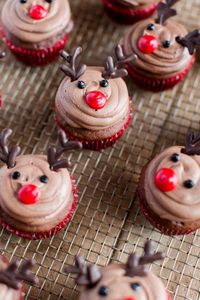 Rudolph cupcake